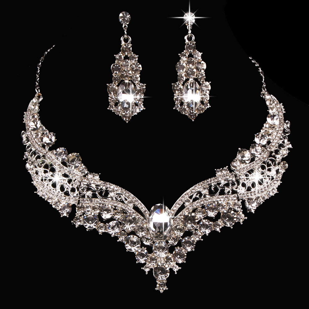 European and American Bride Necklace Alloy Diamond-Embedded Large Crystal Necklace Earrings Jewelry Set Decorations Wedding Dress Accessory/Jewelry