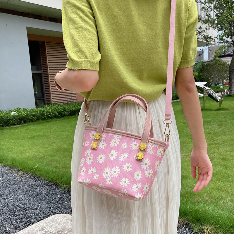 Internet Celebrity Little Daisy Small Square Bag 2021 New Korean Fashion Shoulder Messenger Bag Chrysanthemum Small Handbags