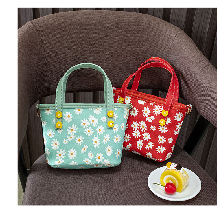 Internet Celebrity Little Daisy Small Square Bag 2021 New Korean Fashion Shoulder Messenger Bag Chrysanthemum Small Handbags Internet Celebrity Little Daisy Small Square Bag 2021 New Korean Fashion Shoulder Messenger Bag Chrysanthemum Small Handbags