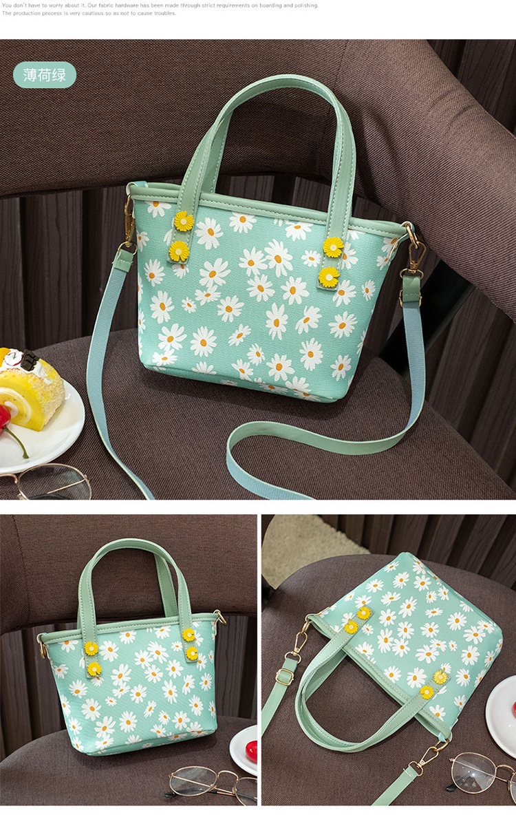 Internet Celebrity Little Daisy Small Square Bag 2021 New Korean Fashion Shoulder Messenger Bag Chrysanthemum Small Handbags Internet Celebrity Little Daisy Small Square Bag 2021 New Korean Fashion Shoulder Messenger Bag Chrysanthemum Small Handbags