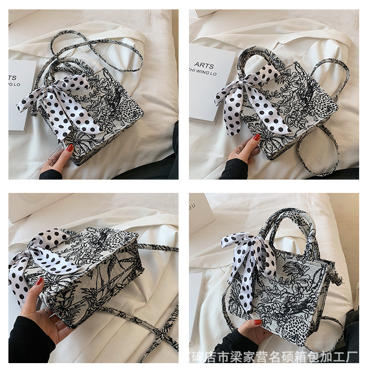 This Year Popular Personalized Small Handbags 2021 New Summer Fashion Net Red Ocean Style Shoulder Messenger Bag Small Square Bag