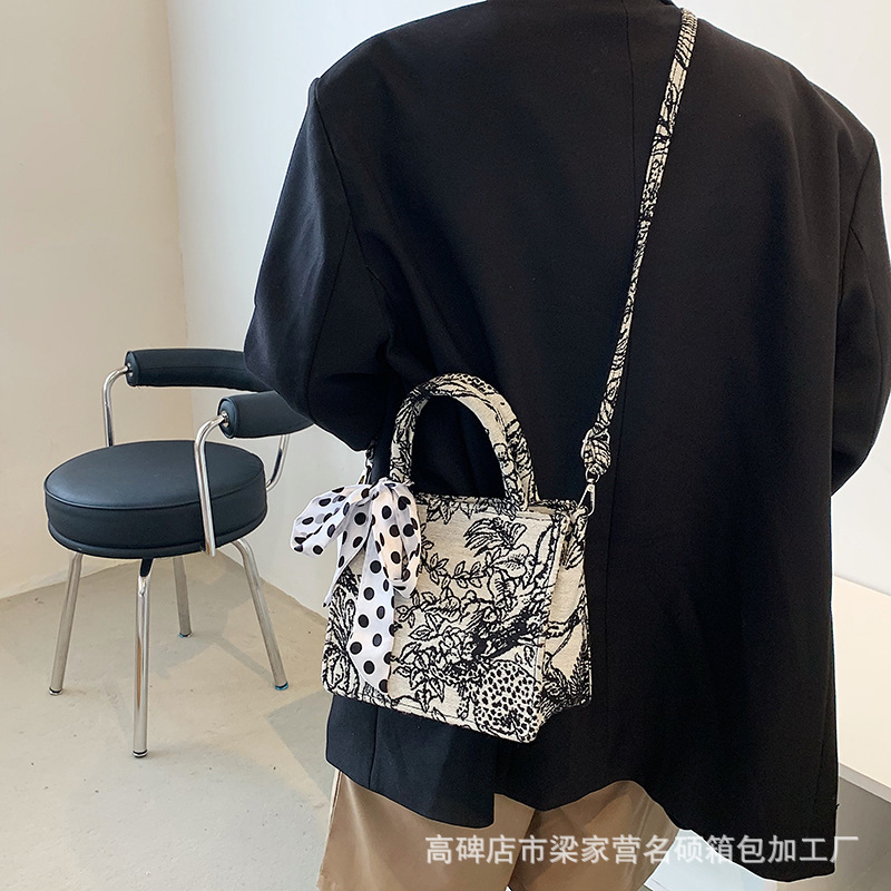 This Year Popular Personalized Small Handbags 2021 New Summer Fashion Net Red Ocean Style Shoulder Messenger Bag Small Square Bag