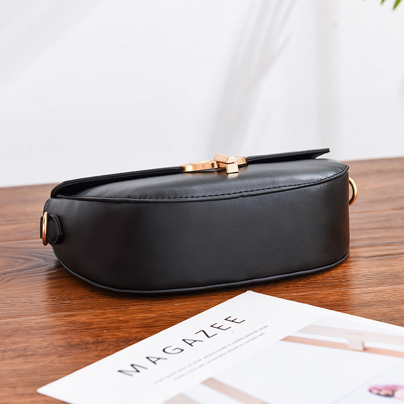 Factory quality handbags cross-slung western-style broadband fashion versatile female bag 2020 new summer fashion web celebrity saddle bag