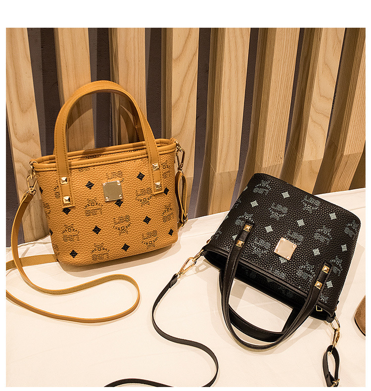 Women's Handbags 2021 New Printed Contrast Color Crossbody Small Bucket Bag Fashion All-Match Mobile Phone Bag Gift Bag Women's Handbags 2021 New Printed Contrast Color Crossbody Small Bucket Bag Fashion All-Match Mobile Phone Bag Gift Bag