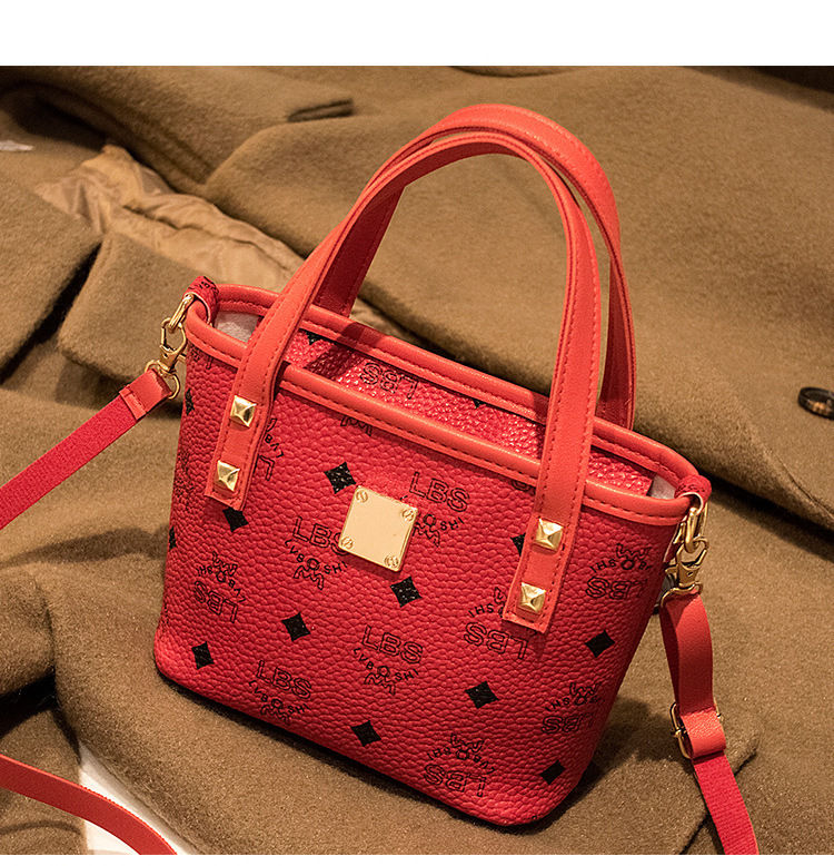 Women's Handbags 2021 New Printed Contrast Color Crossbody Small Bucket Bag Fashion All-Match Mobile Phone Bag Gift Bag Women's Handbags 2021 New Printed Contrast Color Crossbody Small Bucket Bag Fashion All-Match Mobile Phone Bag Gift Bag