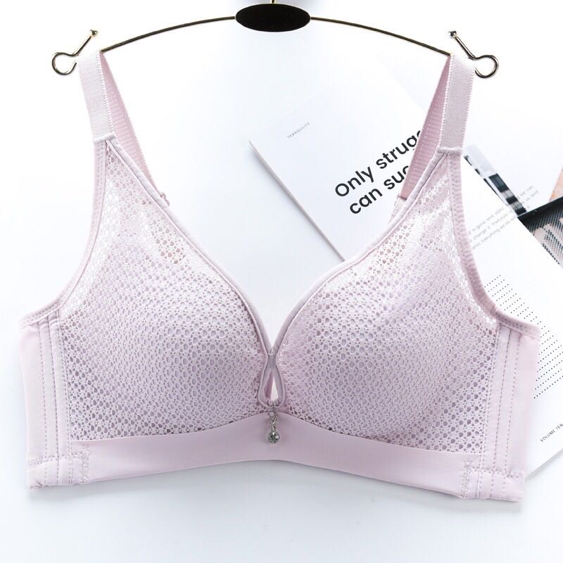 Quality sewing technology series spring/summer 2019 new fashion lace seamless bra small chest thickening gathered Quality sewing technology series spring/summer 2019 new fashion lace seamless bra small chest thickening gathered