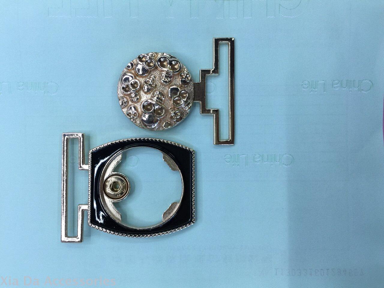 Zinc alloy on the buckle buckle belt buckle belt buckle alloy on the deduction of zinc buckle