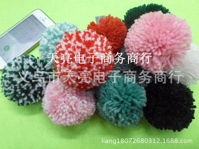 Manufacturers Sell a Large Number of Mixed Colors and Monochrome Wool Wool Ball Color Specifications. Anyone Who Is Interested Can Call Manufacturers Sell a Large Number of Mixed Colors and Monochrome Wool Wool Ball Color Specifications. Anyone Who Is Interested Can Call