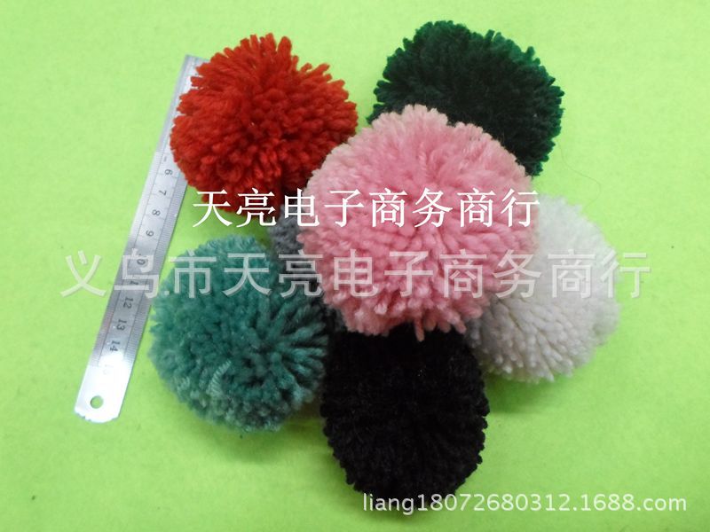 Manufacturers Sell a Large Number of Mixed Colors and Monochrome Wool Wool Ball Color Specifications. Anyone Who Is Interested Can Call Manufacturers Sell a Large Number of Mixed Colors and Monochrome Wool Wool Ball Color Specifications. Anyone Who Is Interested Can Call