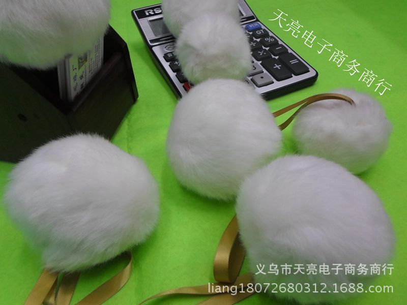 Manufacturer Self-Produced and Self-Sold Artificial Wool Ball 6cm-8cm Pure White Used to Configure Various Bags Manufacturer Self-Produced and Self-Sold Artificial Wool Ball 6cm-8cm Pure White Used to Configure Various Bags