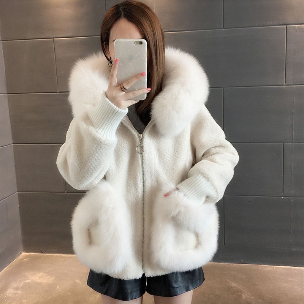 2020 New Imitation Fox Fur Collar Sheepskin Fur Coat Women's Autumn and Winter Korean Style Hooded Short Slimming Wool 2020 New Imitation Fox Fur Collar Sheepskin Fur Coat Women's Autumn and Winter Korean Style Hooded Short Slimming Wool