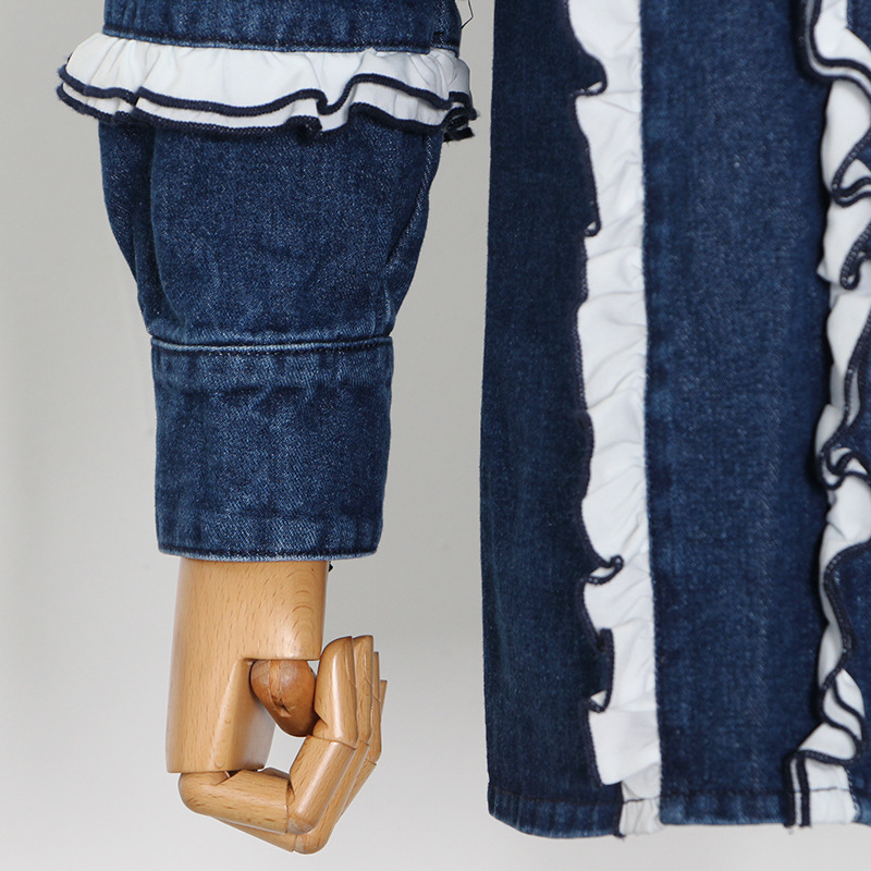 Cake agaric edge stitching denim jacket 2020 Autumn new lace edge bubbling sleeve button design blouse woman Cake agaric edge stitching denim jacket 2020 Autumn new lace edge bubbling sleeve button design blouse woman