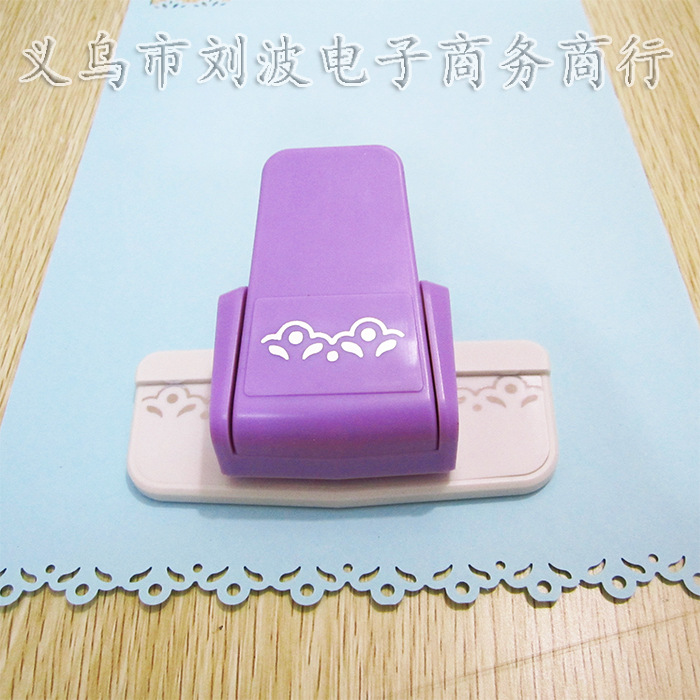 New Labor-Saving Edge Cutter Pattern Lace Knurling Tool Printing Machine Kindergarten Handmade Greeting Card Making Tools New Labor-Saving Edge Cutter Pattern Lace Knurling Tool Printing Machine Kindergarten Handmade Greeting Card Making Tools