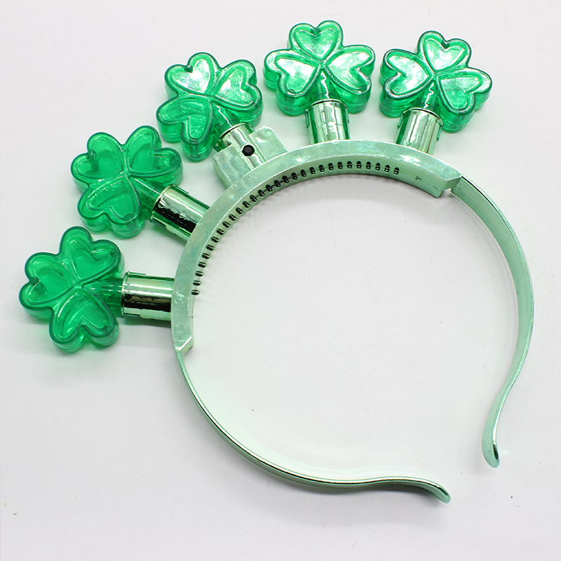ZD Electroplating Luminous Head Buckle Christmas Halloween Factory Direct Sales Foreign Trade Popular Style Five Lights Luminous Clover Head Buckle ZD Electroplating Luminous Head Buckle Christmas Halloween Factory Direct Sales Foreign Trade Popular Style Five Lights Luminous Clover Head Buckle