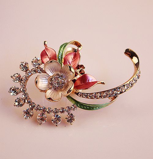 Boutique Luxury Color-Preserving Electroplating Ornament Silk Scarf Buckle Pin European and American Large Zircon Full Diamond Brooch Mixed Batch 10 Yuan Store Boutique Luxury Color-Preserving Electroplating Ornament Silk Scarf Buckle Pin European and American Large Zircon Full Diamond Brooch Mixed Batch 10 Yuan Store