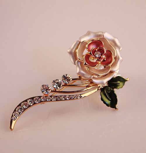 Boutique Luxury Color-Preserving Electroplating Ornament Silk Scarf Buckle Pin European and American Large Zircon Full Diamond Brooch Mixed Batch 10 Yuan Store Boutique Luxury Color-Preserving Electroplating Ornament Silk Scarf Buckle Pin European and American Large Zircon Full Diamond Brooch Mixed Batch 10 Yuan Store