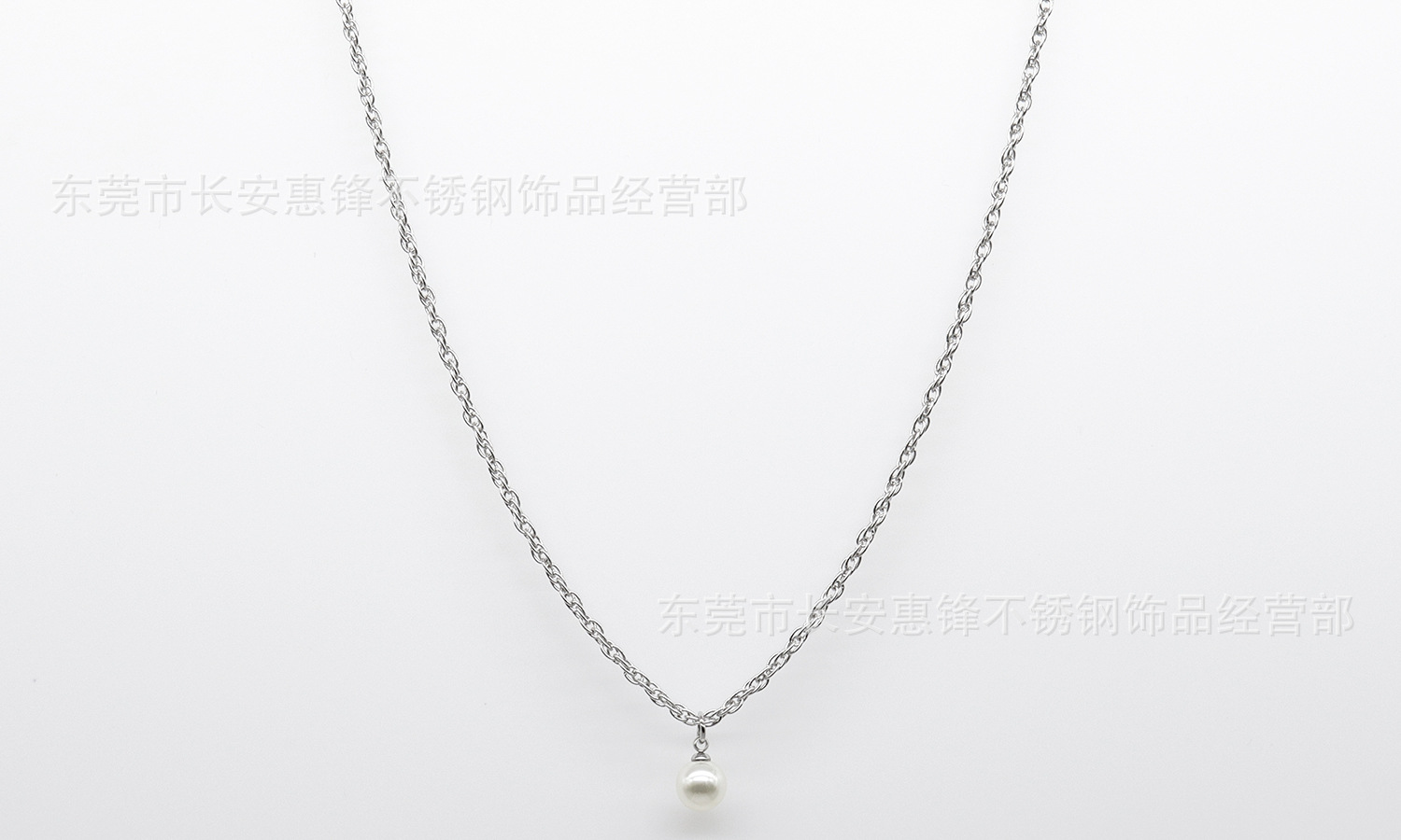 European and American Style Double Buckle Cross Necklace Titanium Steel Welding Port Double Cross Vacuum Electroplating Stainless Steel Clavicle Chain Sweater Chain European and American Style Double Buckle Cross Necklace Titanium Steel Welding Port Double Cross Vacuum Electroplating Stainless Steel Clavicle Chain Sweater Chain