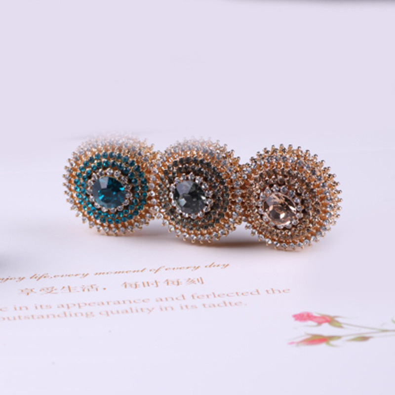 European and American Retro Fashion Big Brooch Shirt Collar Buckle Decorative Pin Magnetic Snap Dual Purpose Brooch Headscarf Fixing Needle