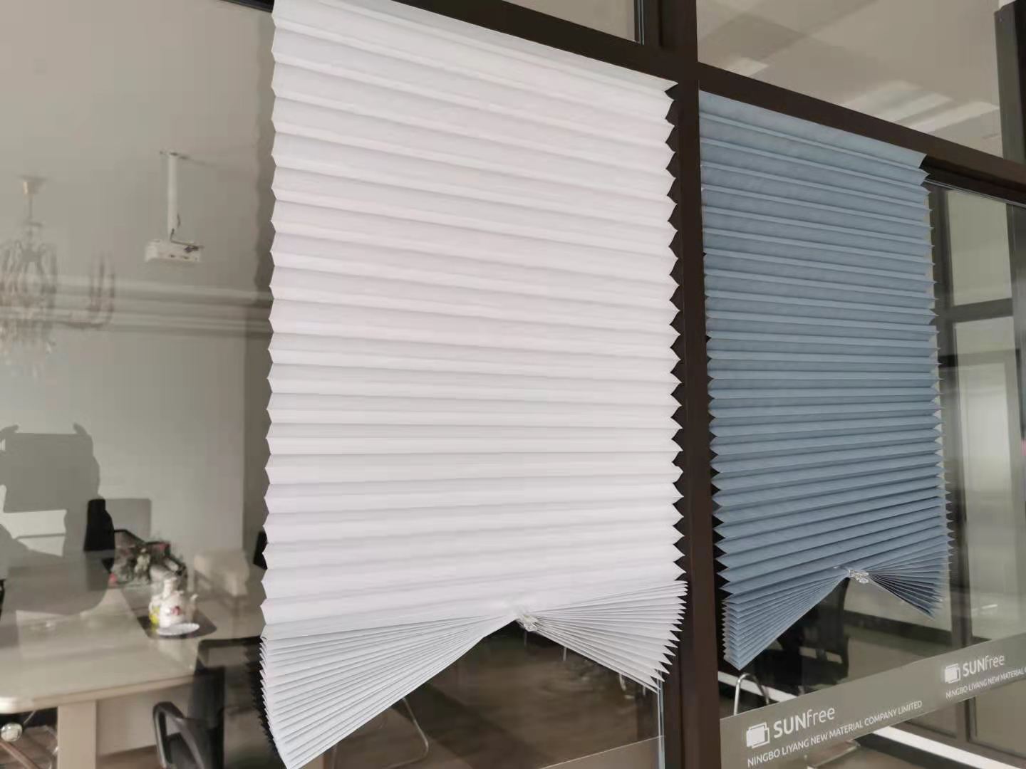 Factory Non-Woven Fabric Simple Paste Pleated Blinds Curtain Pleated Shades Non-Woven Fabric Folding Processing Fabric Cloth Curtain Factory Non-Woven Fabric Simple Paste Pleated Blinds Curtain Pleated Shades Non-Woven Fabric Folding Processing Fabric Cloth Curtain