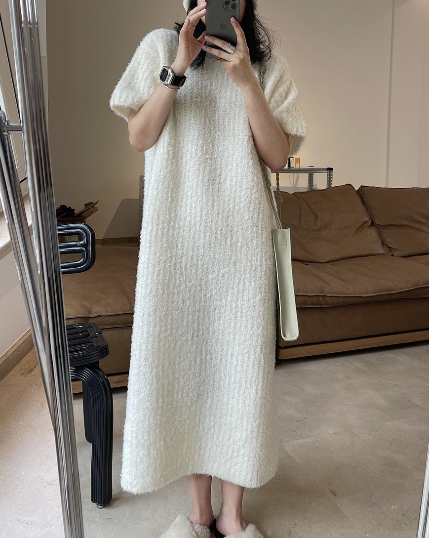 Early Spring New Korean Style Gentle Temperament Pullover Sweater with Short Sleeves Dress Loose Slimming Soft Knitted Dress for Women Early Spring New Korean Style Gentle Temperament Pullover Sweater with Short Sleeves Dress Loose Slimming Soft Knitted Dress for Women