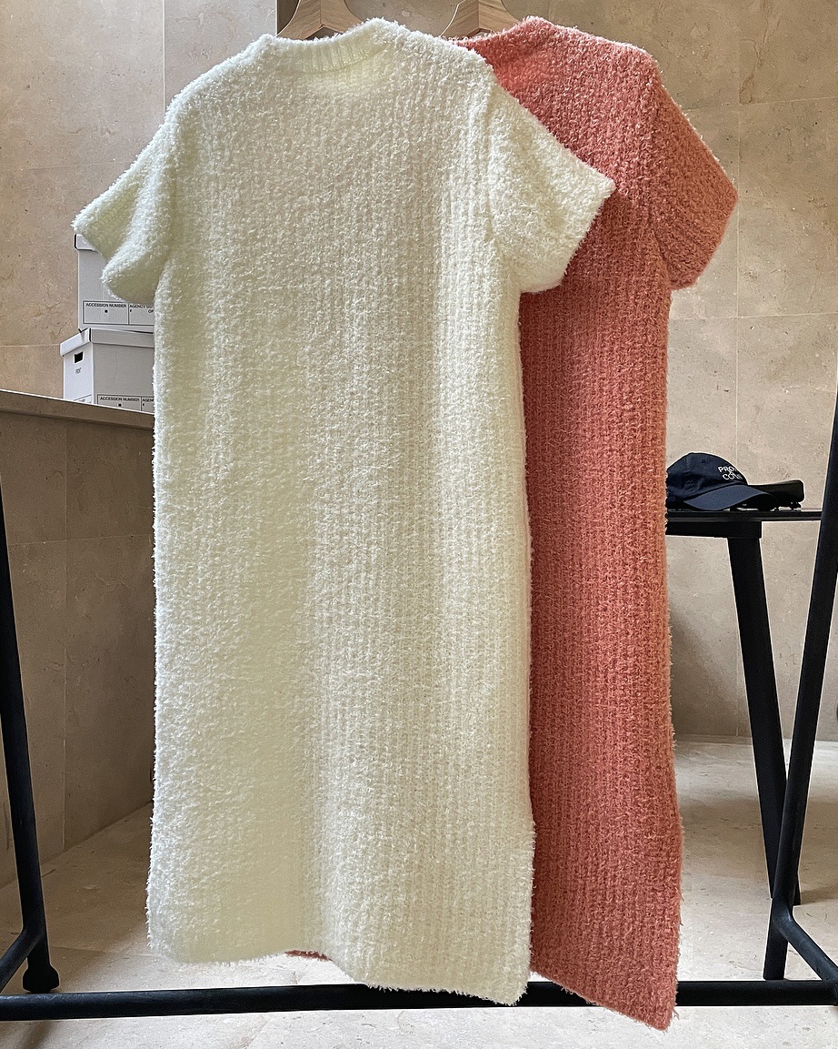 Early Spring New Korean Style Gentle Temperament Pullover Sweater with Short Sleeves Dress Loose Slimming Soft Knitted Dress for Women Early Spring New Korean Style Gentle Temperament Pullover Sweater with Short Sleeves Dress Loose Slimming Soft Knitted Dress for Women