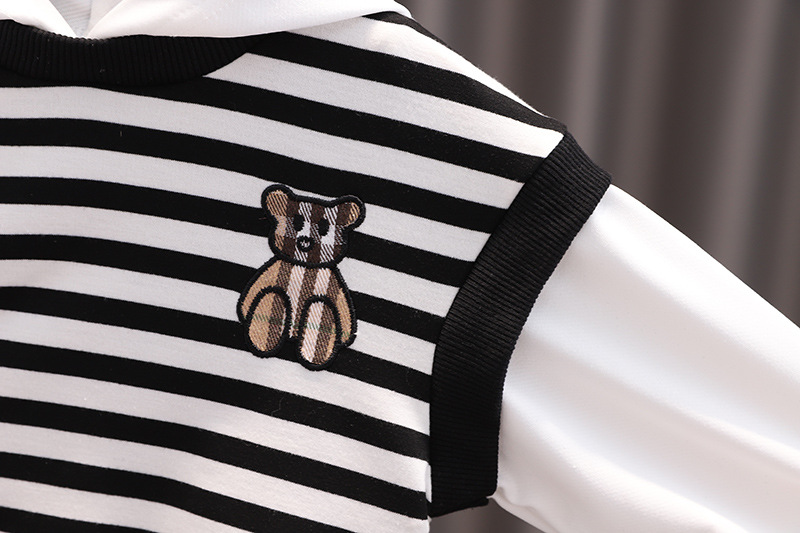 1-3 Years Old Boys Autumn Clothing Suit Baby Striped Sweater Fake Two Pieces Autumn Fashionable Children Ankle-Tied Jeans 1-3 Years Old Boys Autumn Clothing Suit Baby Striped Sweater Fake Two Pieces Autumn Fashionable Children Ankle-Tied Jeans