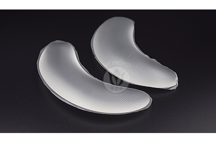 The new transparent silicone bra with silicone bra insert is sexy, and The upper part of The bra is attached to The invisible chest. The new transparent silicone bra with silicone bra insert is sexy, and The upper part of The bra is attached to The invisible chest.
