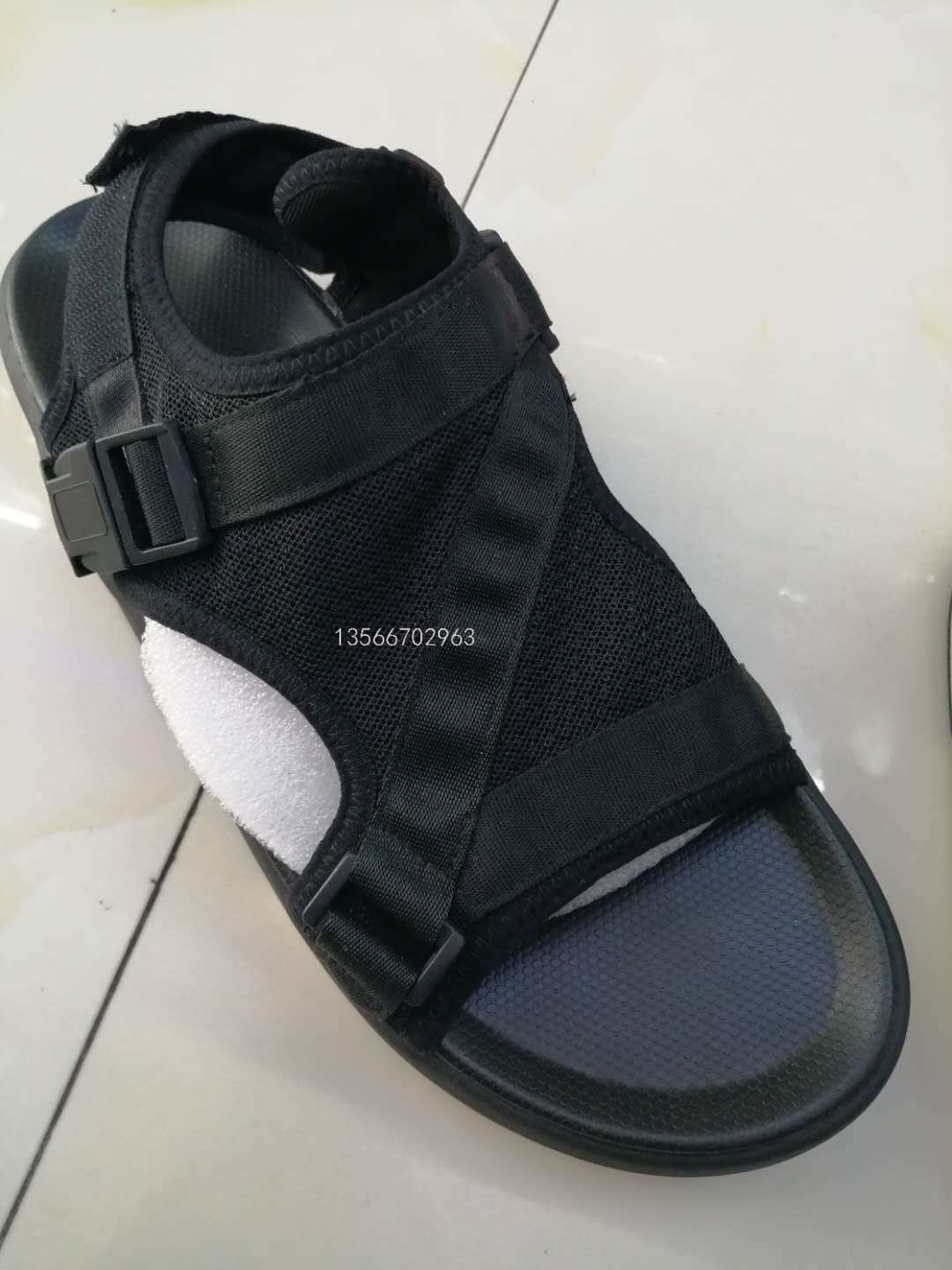 Stock Men&#039;s Shoes Korean-Style Fashionable Casual Flat Comfortable Beach Shoes Stylish Guy&#039;s Sandals