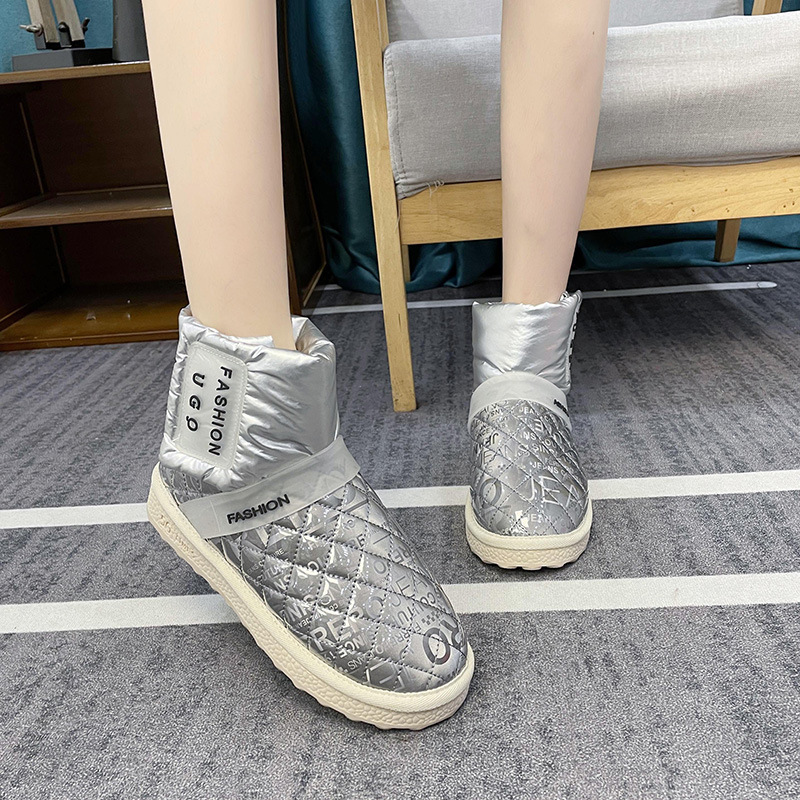 Winter Snow Boots Women&#039;s New Fashionable Thick Fashion Casual Flat British Style White Warm Short Tube