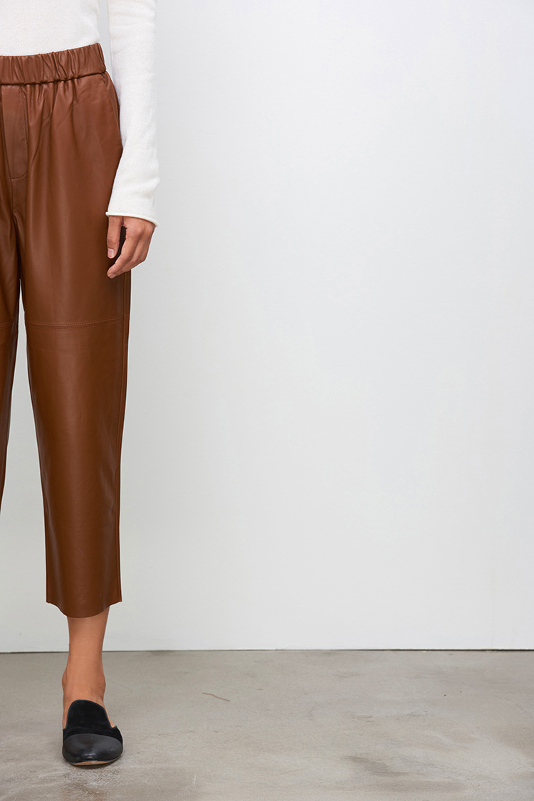 2017 European and American Autumn New Haining Genuine Leather Pants Women's Mid-Waisted Figure Flattering Sheepskin Harem Pants Cropped Pants 2017 European and American Autumn New Haining Genuine Leather Pants Women's Mid-Waisted Figure Flattering Sheepskin Harem Pants Cropped Pants