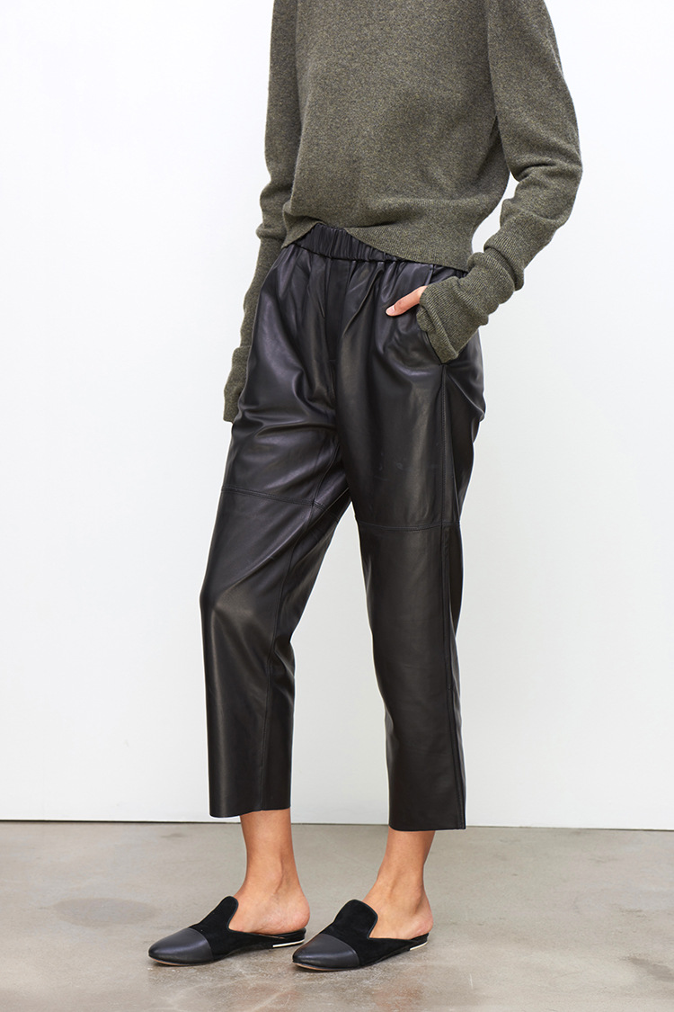 2017 European and American Autumn New Haining Genuine Leather Pants Women's Mid-Waisted Figure Flattering Sheepskin Harem Pants Cropped Pants 2017 European and American Autumn New Haining Genuine Leather Pants Women's Mid-Waisted Figure Flattering Sheepskin Harem Pants Cropped Pants