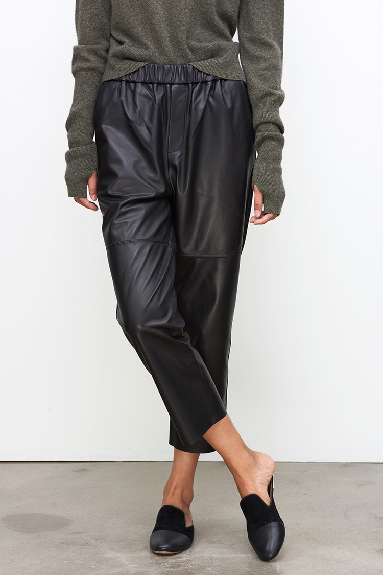 2017 European and American Autumn New Haining Genuine Leather Pants Women's Mid-Waisted Figure Flattering Sheepskin Harem Pants Cropped Pants 2017 European and American Autumn New Haining Genuine Leather Pants Women's Mid-Waisted Figure Flattering Sheepskin Harem Pants Cropped Pants