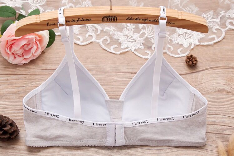 Pure cotton girls' underwear comfortable rim-free growing period triangle cup thin shape gathered high school students on the bra cover