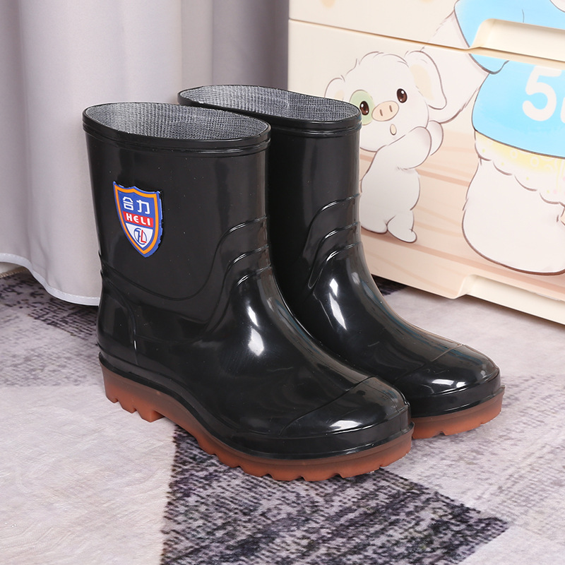 New Men's Rain Boots Low-Cut Rain Boots Men's Fashion Rubber Boots Non-Slip Wear-Resistant Tendon Sole Labor Protection Shoes Wholesale New Men's Rain Boots Low-Cut Rain Boots Men's Fashion Rubber Boots Non-Slip Wear-Resistant Tendon Sole Labor Protection Shoes Wholesale