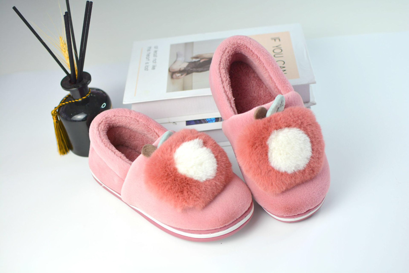 Winter Warm Cotton Shoes Super Soft Velvet Flat Heel TPR Fashion Apple Cute Slippers Cotton Slippers Winter Warm Cotton Shoes Super Soft Velvet Flat Heel TPR Fashion Apple Cute Slippers Cotton Slippers