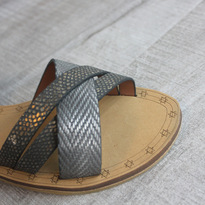 New fashion craft ladies sandals chun-soles flip-flops Roman flat heel cover Roman shoes New fashion craft ladies sandals chun-soles flip-flops Roman flat heel cover Roman shoes