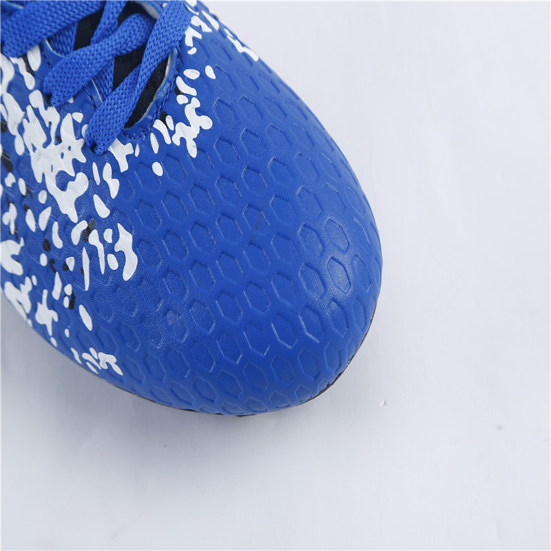 Manufacturers direct football shoes crushed nails for boys and girls young sneaker man grass anti-skid sports shoes source factory Manufacturers direct football shoes crushed nails for boys and girls young sneaker man grass anti-skid sports shoes source factory