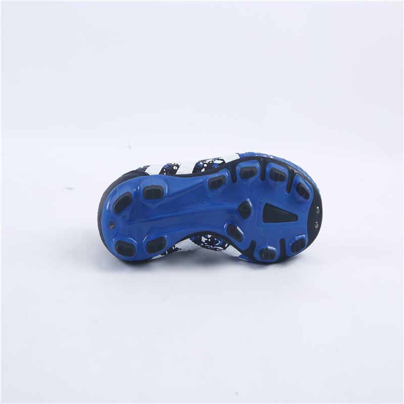 Manufacturers direct football shoes crushed nails for boys and girls young sneaker man grass anti-skid sports shoes source factory Manufacturers direct football shoes crushed nails for boys and girls young sneaker man grass anti-skid sports shoes source factory