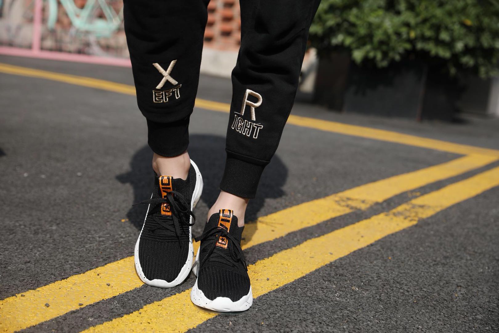 2019 spring edition south Korean casual sports shoes fly weave lace-up breathable soft bottom running shoes for lovers 