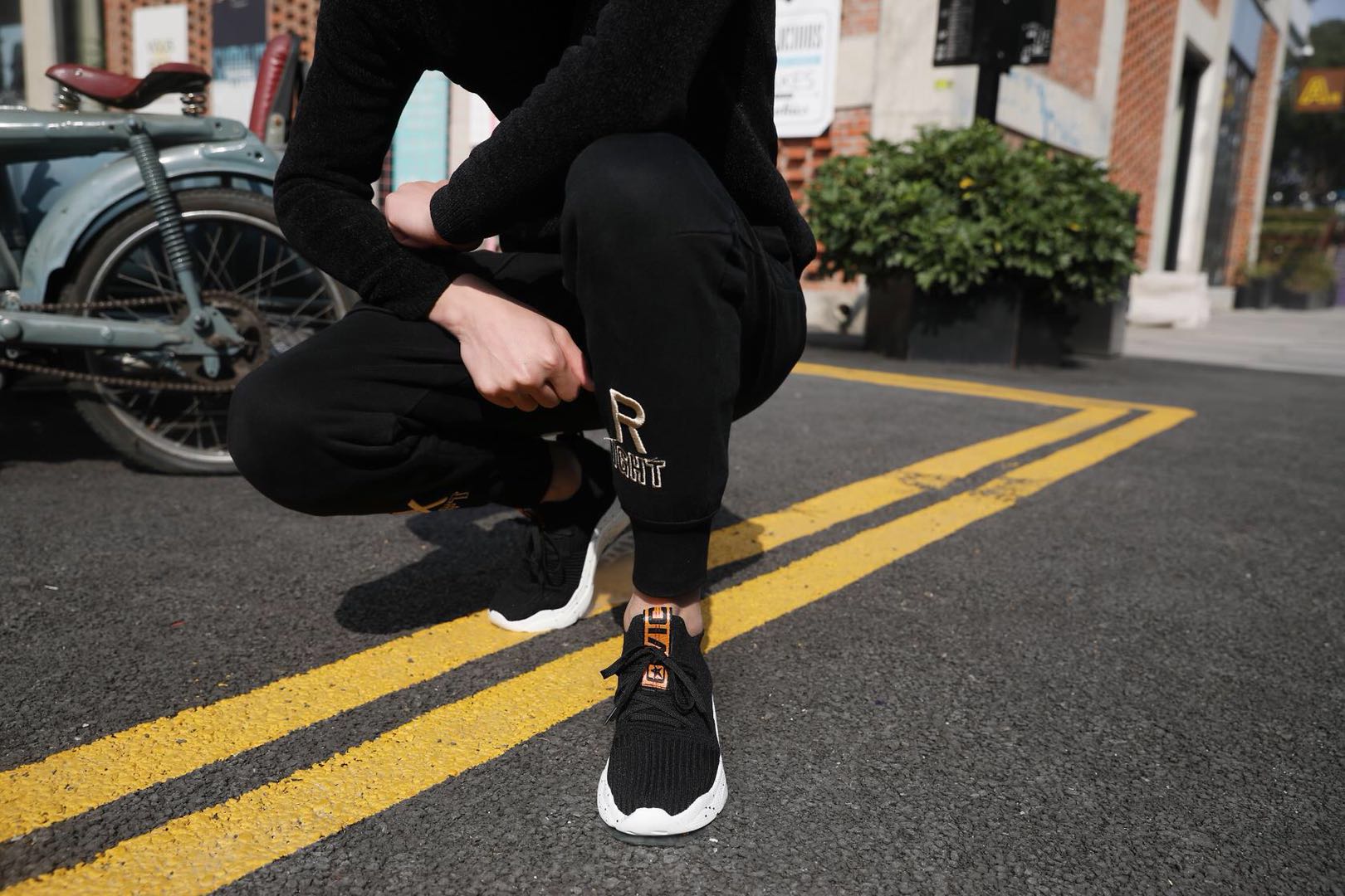 2019 spring edition south Korean casual sports shoes fly weave lace-up breathable soft bottom running shoes for lovers 