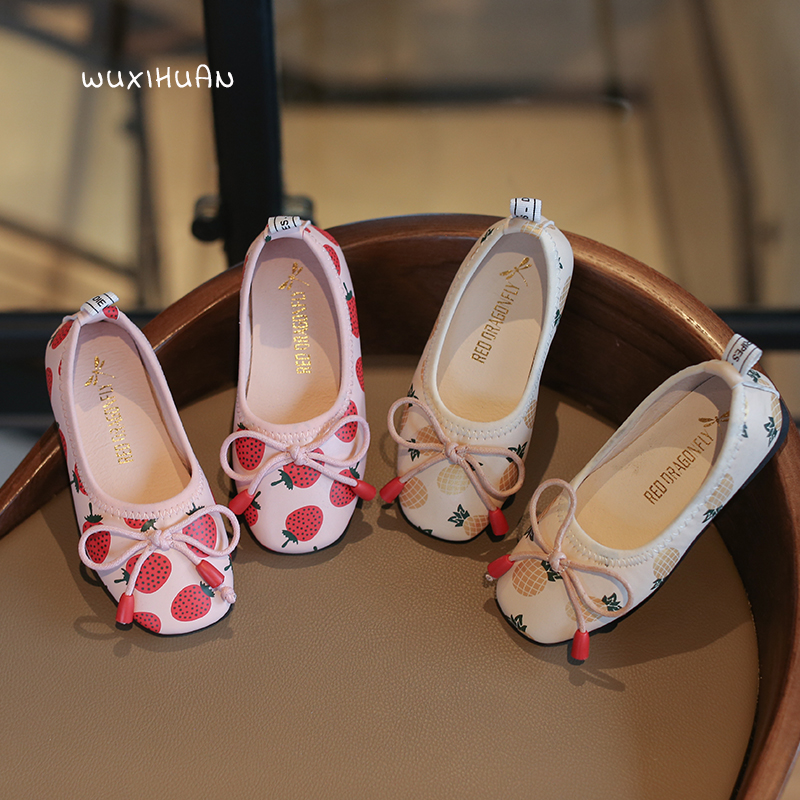 Girl&#039;s sole shoe 2020 spring and autumn new children&#039;s leather shoes sweet big children soft bottom beans shoes western style little princess shoes
