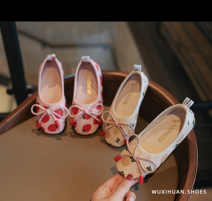 Girl's sole shoe 2020 spring and autumn new children's leather shoes sweet big children soft bottom beans shoes western style little princess shoes Girl's sole shoe 2020 spring and autumn new children's leather shoes sweet big children soft bottom beans shoes western style little princess shoes