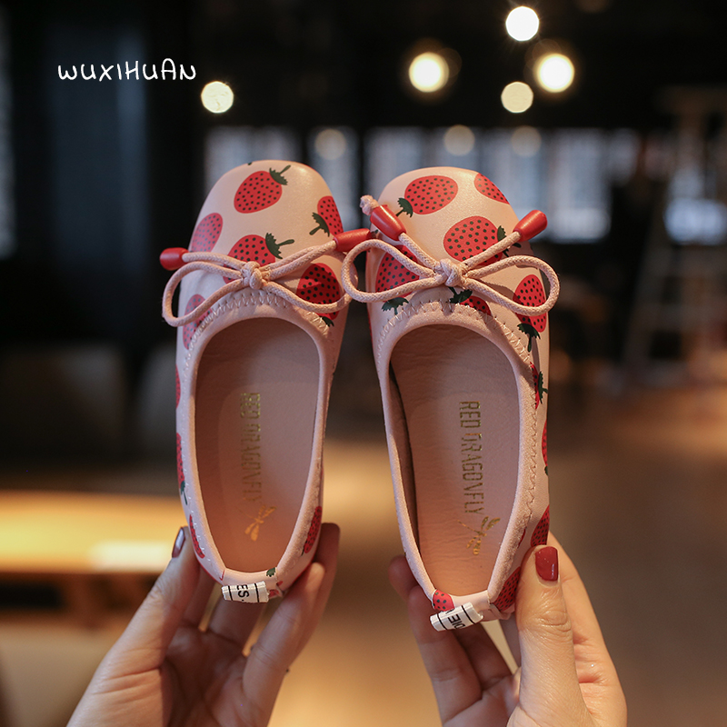 Girl's sole shoe 2020 spring and autumn new children's leather shoes sweet big children soft bottom beans shoes western style little princess shoes Girl's sole shoe 2020 spring and autumn new children's leather shoes sweet big children soft bottom beans shoes western style little princess shoes