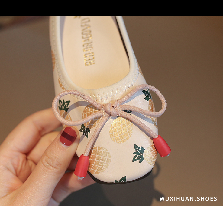Girl's sole shoe 2020 spring and autumn new children's leather shoes sweet big children soft bottom beans shoes western style little princess shoes Girl's sole shoe 2020 spring and autumn new children's leather shoes sweet big children soft bottom beans shoes western style little princess shoes