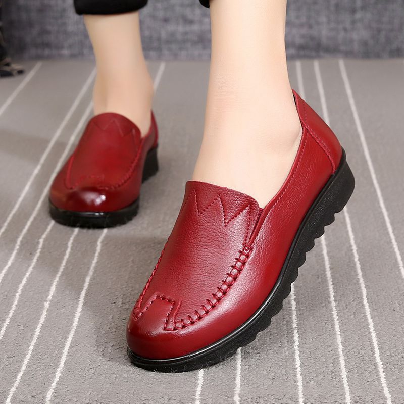 2021 Spring and Autumn New Soft Leather Mom Shoes Women&#039;s Flat Soft Bottom Granny Shoes round Toe Middle-Aged and Elderly Leather Shoes