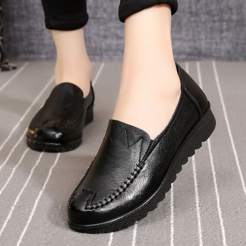 2021 Spring and Autumn New Soft Leather Mom Shoes Women&#039;s Flat Soft Bottom Granny Shoes round Toe Middle-Aged and Elderly Leather Shoes