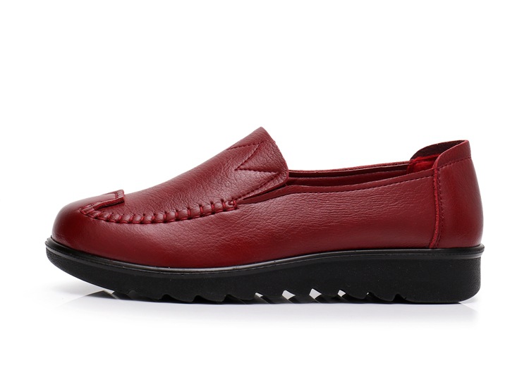 2021 Spring and Autumn New Soft Leather Mom Shoes Women's Flat Soft Bottom Granny Shoes round Toe Middle-Aged and Elderly Leather Shoes