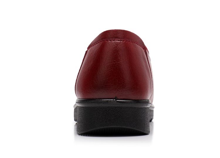 2021 Spring and Autumn New Soft Leather Mom Shoes Women's Flat Soft Bottom Granny Shoes round Toe Middle-Aged and Elderly Leather Shoes