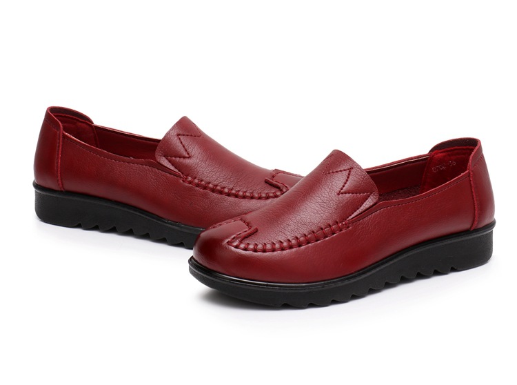 2021 Spring and Autumn New Soft Leather Mom Shoes Women's Flat Soft Bottom Granny Shoes round Toe Middle-Aged and Elderly Leather Shoes