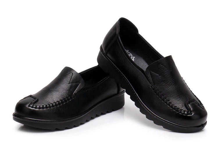 2021 Spring and Autumn New Soft Leather Mom Shoes Women's Flat Soft Bottom Granny Shoes round Toe Middle-Aged and Elderly Leather Shoes